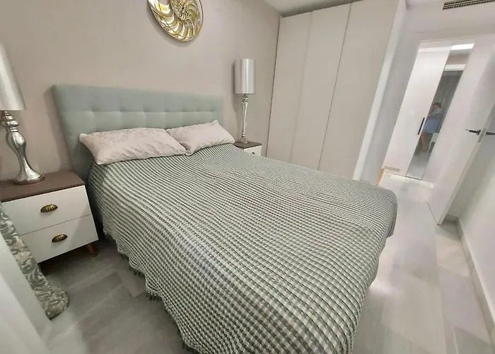 2 Bedroom Beachfront In Estepona, Malaga. Apartmán *