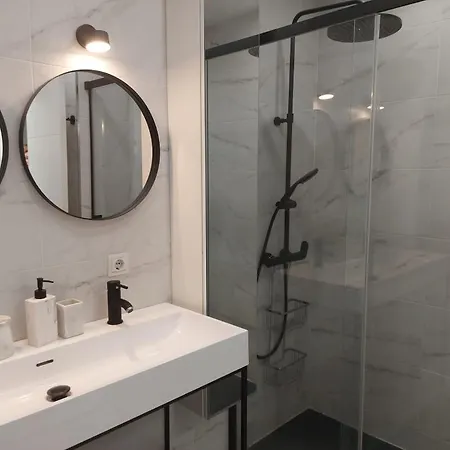 アパート 2 Bedroom Beachfront In Estepona, Malaga.