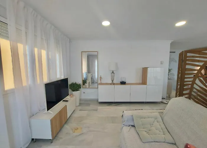 2 Bedroom Beachfront In Estepona, Malaga. Apartamento *