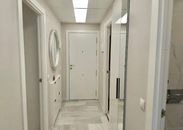 2 Bedroom Beachfront In Estepona, Malaga. 埃斯特波纳