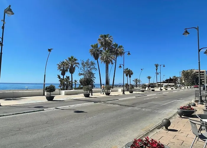 公寓 2 Bedroom Beachfront In Estepona, Malaga. 埃斯特波纳
