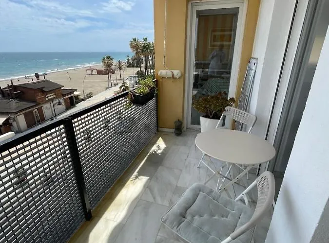 2 Bedroom Beachfront In Estepona, Malaga. 公寓